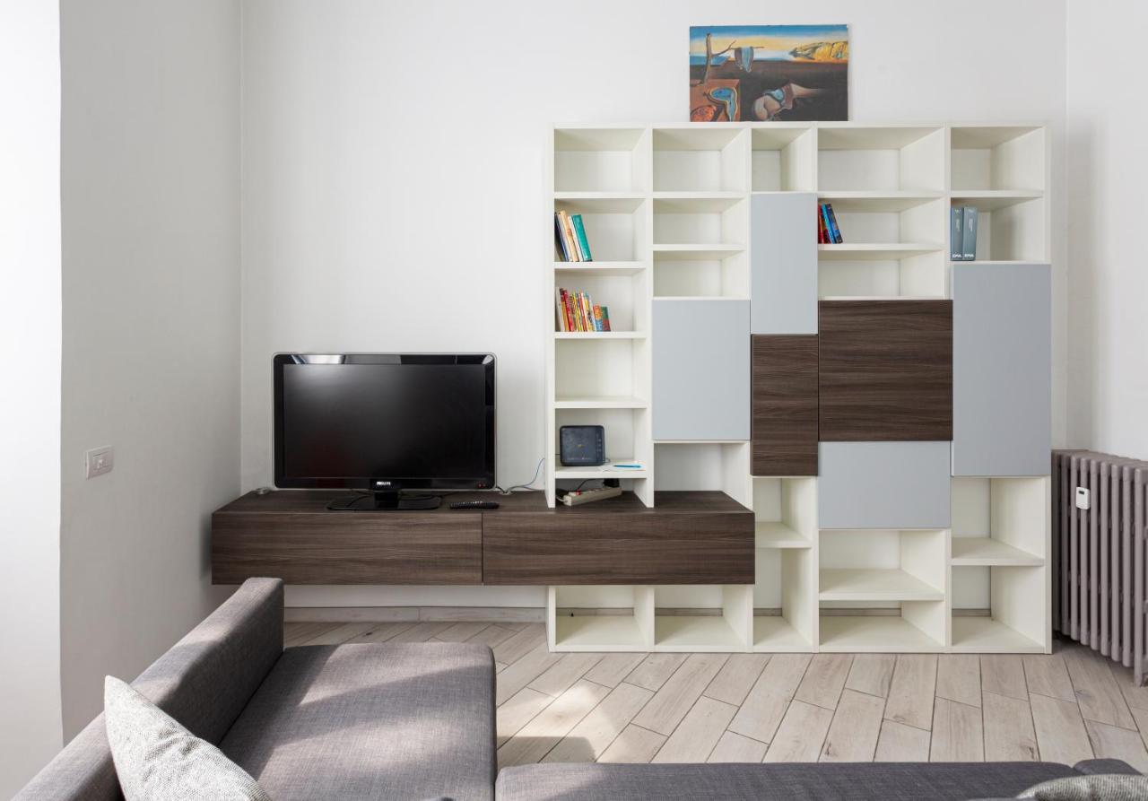 Spacious Retreat Steps From Lambrate Metro- Via Pacini ميلان المظهر الخارجي الصورة